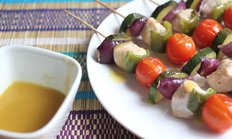 Brochetas-de-Pollo-con-verduras